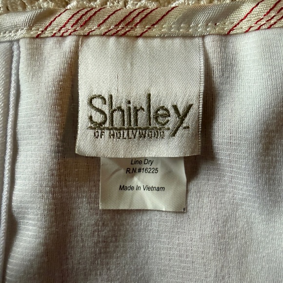 White Corset with Red Accents - Picture 4 of 7